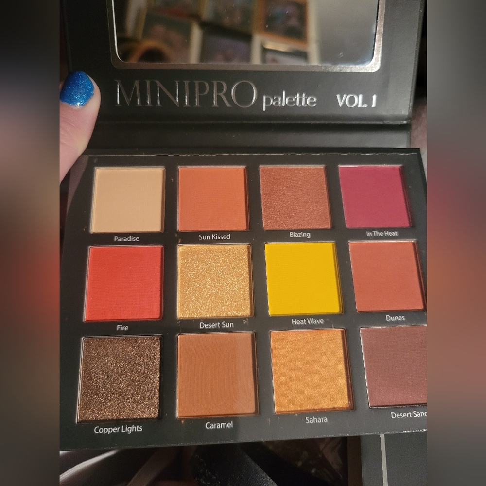 Make up pallette